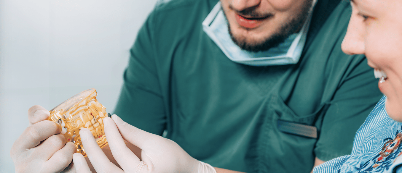 ¿Qué cuidados necesita un implante dental?