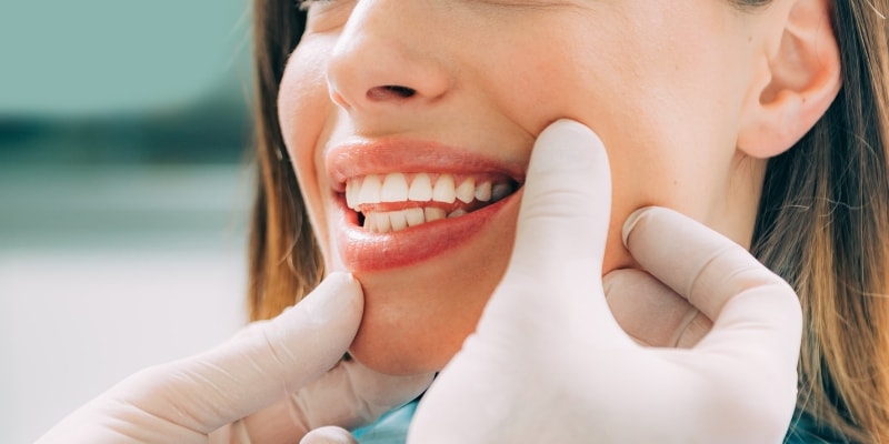 Mala suerte frase arrebatar Cómo blanquear los dientes, el mejor remedio - Clínica dental González  Baquero