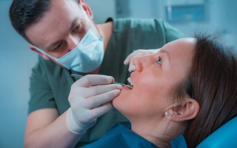 Reconstrucción dental, solución a los defectos en los dientes